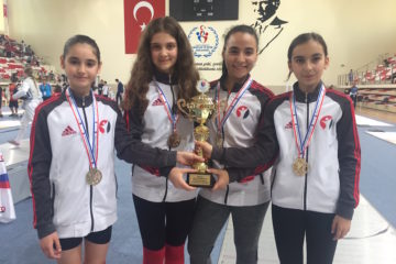 Minik Kız Kılıç Takımımız Türkiye Şampiyonu