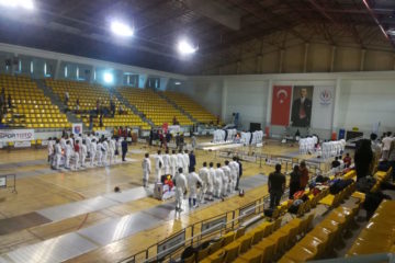 Köftecioğlu ve Ümit Büyükler Açık’ta Ter Döktü